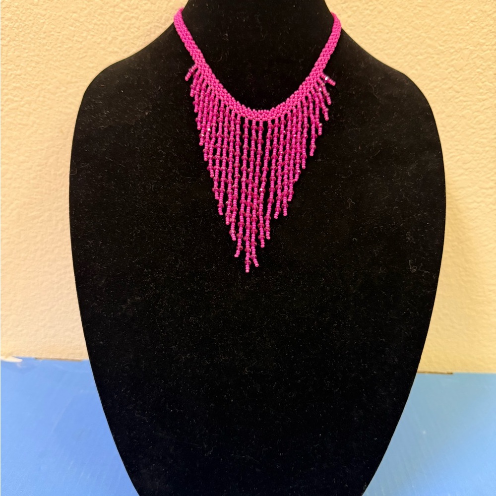 Artesanal Cascade Fuchsia Necklace
